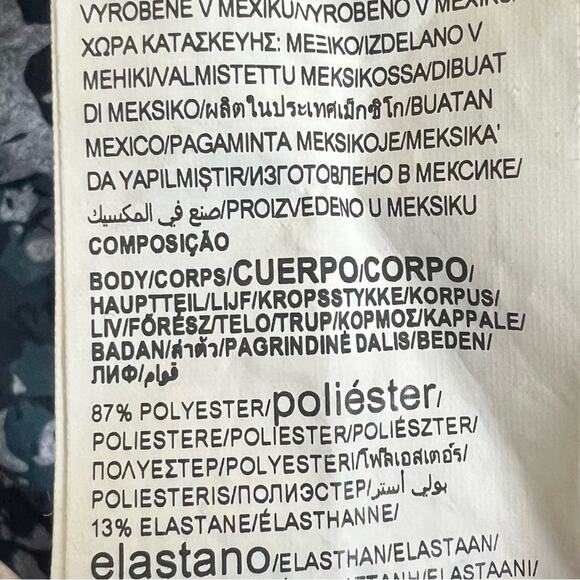 Under Armour Capri Leggings Womens M Blue Camo Mesh Cropped Athleisure Gym - Picture 7 of 7